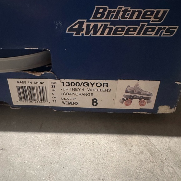 Britney 4-Wheelers Gray and Orange Roller Skates - Picture 2 of 10